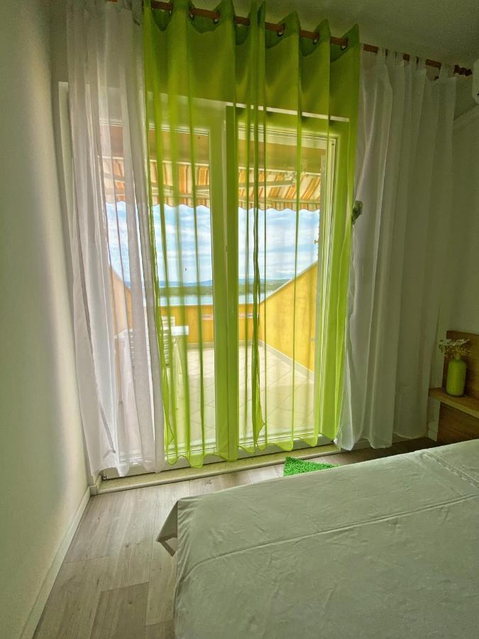 The Manzoni Family 2 Hotell Punat Exteriör bild