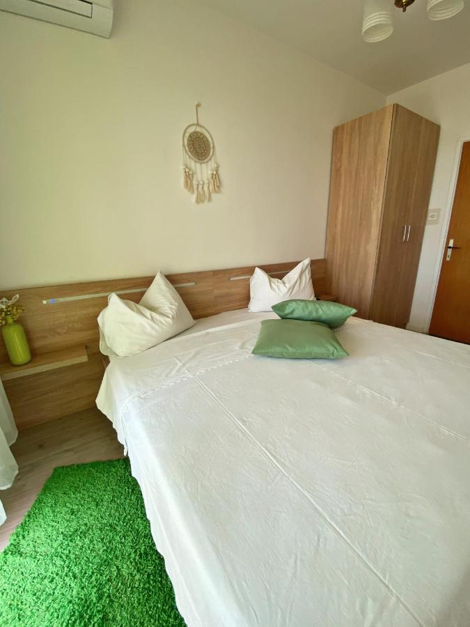 The Manzoni Family 2 Hotell Punat Exteriör bild